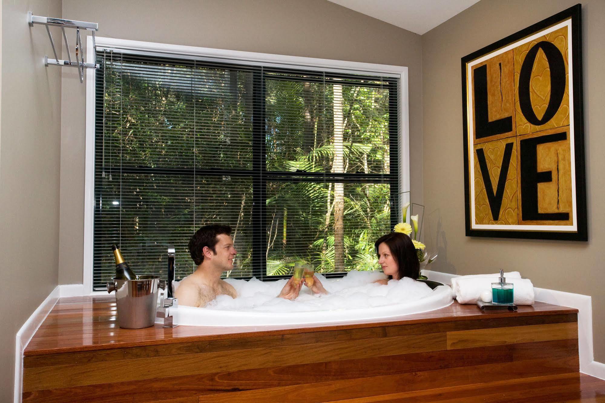 Amore On Buderim Rainforest Cabins Sunshine Coast 외부 사진